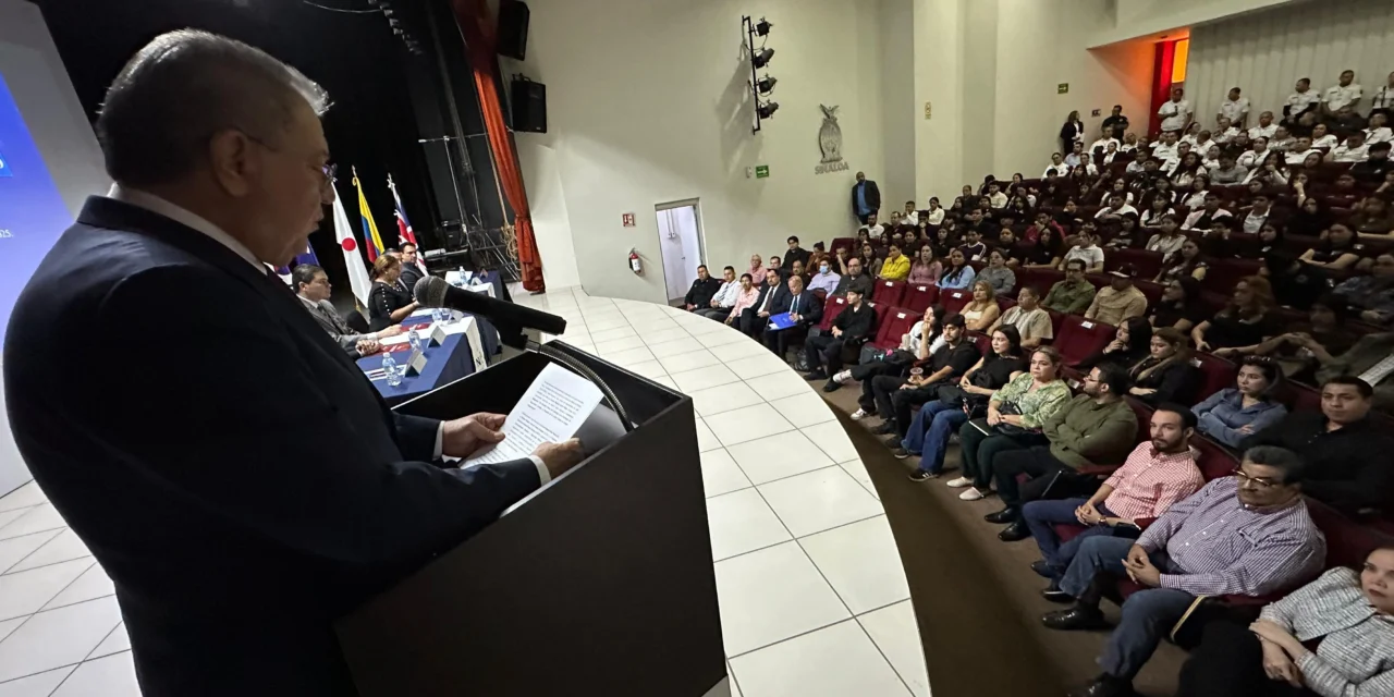 ACUDEN PONENTES DE CORTE INTERNACIONAL PROVENIENTES DE: EUROPA Y EL CARIBE