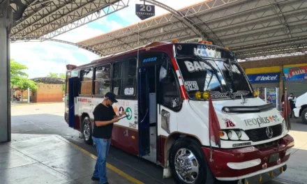 TRANSPORTISTAS GARANTIZAN SERVICIO NOCTURNO EN DICIEMBRE SI COMERCIOS AMPLÍAN HORARIOS