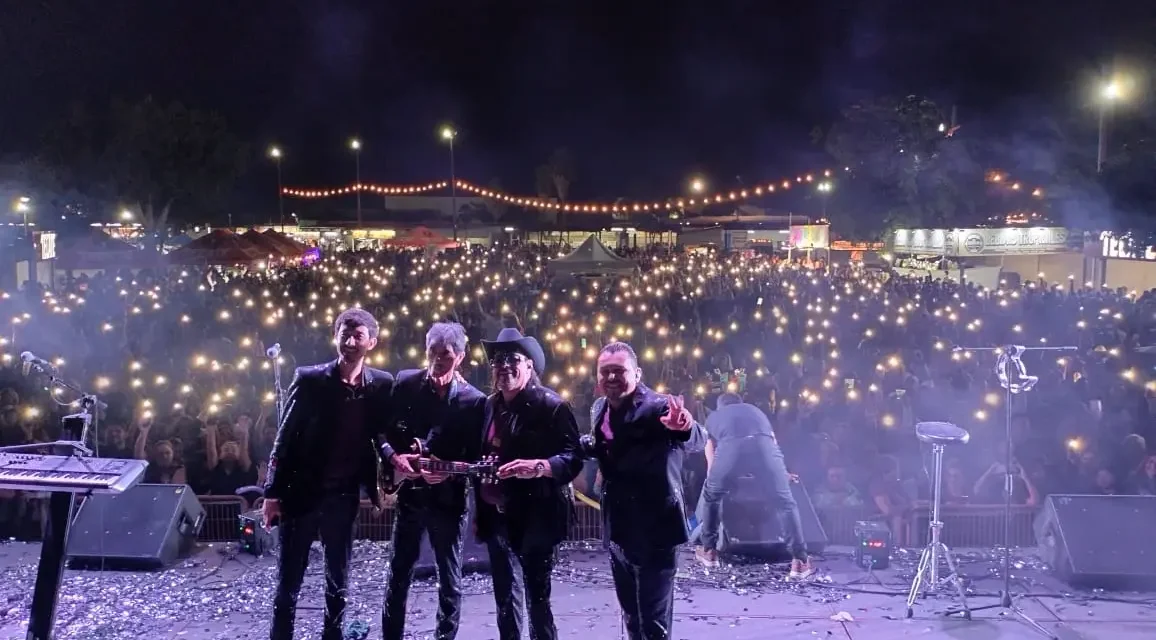 NOSTALGIA Y ROMANTICISMO EN EL TEATRO DEL PUEBLO CON ELGRUPO LIBRA