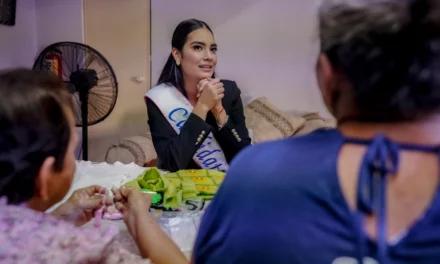 EN BUSCA DE UNA CORONA, ANAHÍ ESPARZA APOYA AL HOGAR SAN DAMIÁN