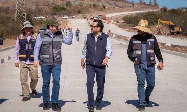 ALCALDE JUAN DE DIOS GÁMEZ Y SECRETARIO DE OBRAS DEL ESTADO SUPERVISAN LA OBRA DE ENLACE DEL BULEVAR AGRICULTORES Y COSTERITA