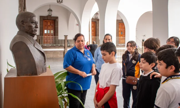 ALUMNOS DE LA PRIMARIA EUSTAQUIO BUELNA PARTICIPAN EN EL PROGRAMA “CONOCE TU AYUNTAMIENTO”