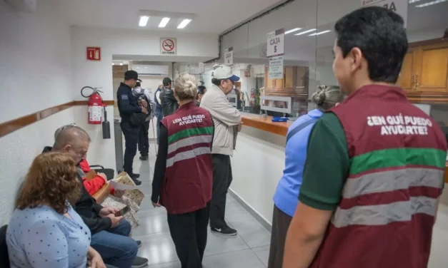 ¡YA APLICAN! DESDE TEMPRANA HORA, ADULTOS MAYORES ACUDEN A PAGAR SU PREDIAL Y APROVECHAR DESCUENTOS