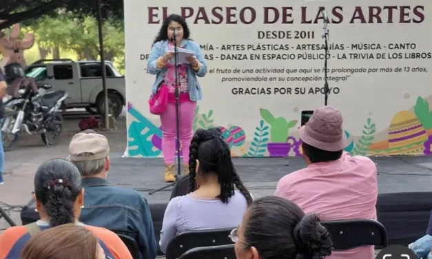 CON MÚSICA, POESÍA Y ARTESANÍAS, SIGUE EL PASEO DE LAS ARTES