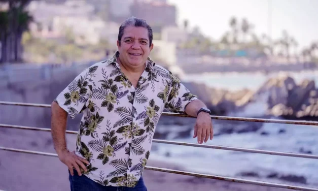 DANIEL OSUNA IÑIGUEZ A 25 AÑOS DE SU TRIUNFO COMO REY DE LA ALEGRÍA DEL CARNAVAL DE MAZATLÁN