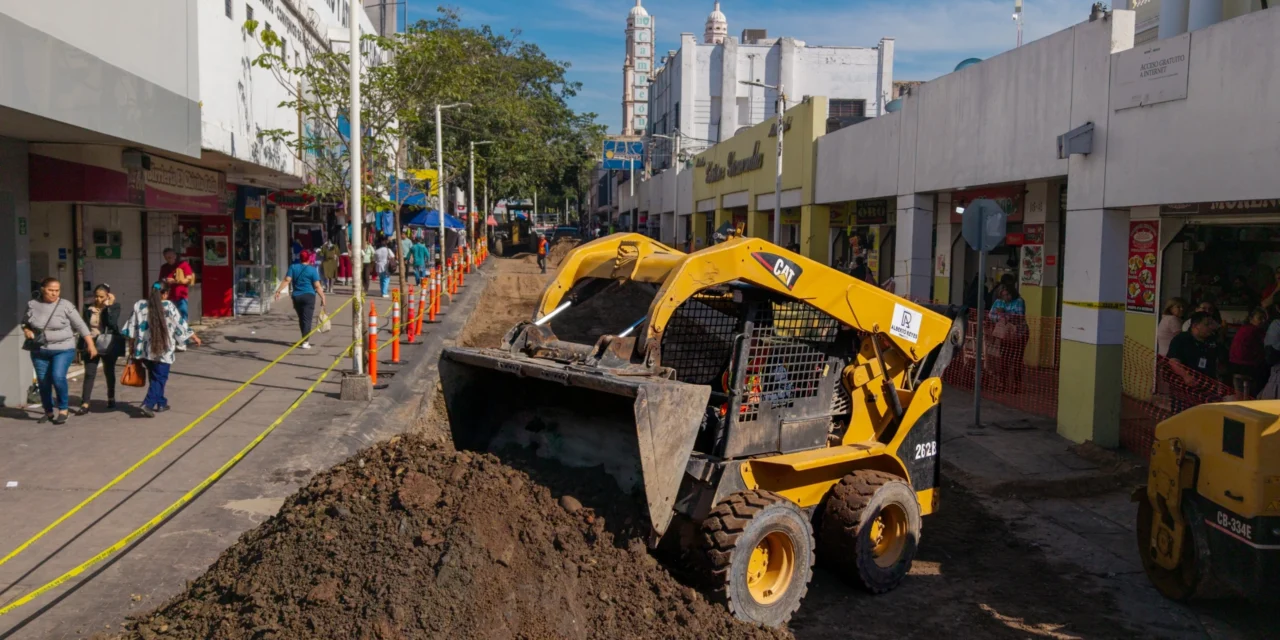 INICIA LA PRIMERA ETAPA DE REPARACIÓN DE LA SUPERFICIE DE RODAMIENTO DE CONCRETO ESTAMPADO EN EL CENTRO DE LA CIUDAD