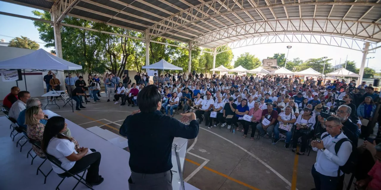 ENTREGAN EQUIPAMIENTO A 300 PEQUEÑOS COMERCIANTES DE CULIACÁN; “LO QUE NOS MUEVE ES EL AMOR AL PUEBLO”