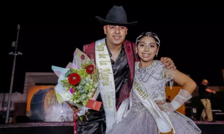 JAVIER OSUNA “EL CHIRAS” Y EILEEN CRUZ SE CORONAN COMO LOS NUEVOS SOBERANOS DEL CARNAVAL DE MAZATLÁN 2026