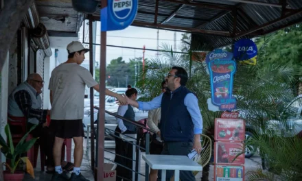 DAN BANDERAZO DE INICIO A PAVIMENTACIÓN