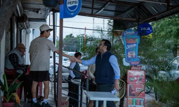 DAN BANDERAZO DE INICIO A PAVIMENTACIÓN