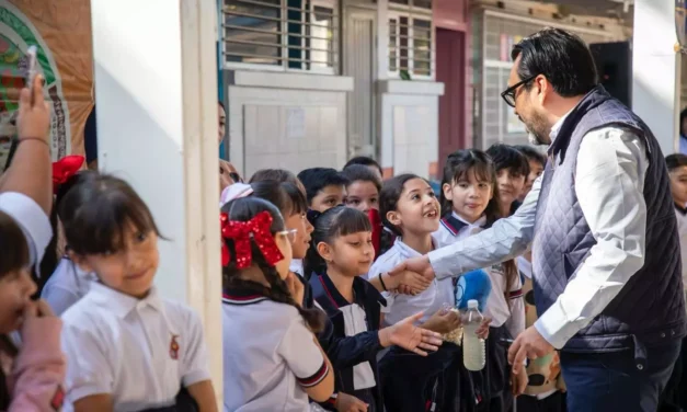 JUAN DE DIOS GÁMEZ ACUERDA RESOLVER NECESIDADES EN UN PLAZO DE UNA SEMANA EN LA ESCUELA PRIMARIA 22 DE DICIEMBRE