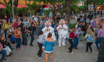 JUEVES DE MÚSICA Y BUEN AMBIENTE EN EL KIOSCO DEL CENTRO