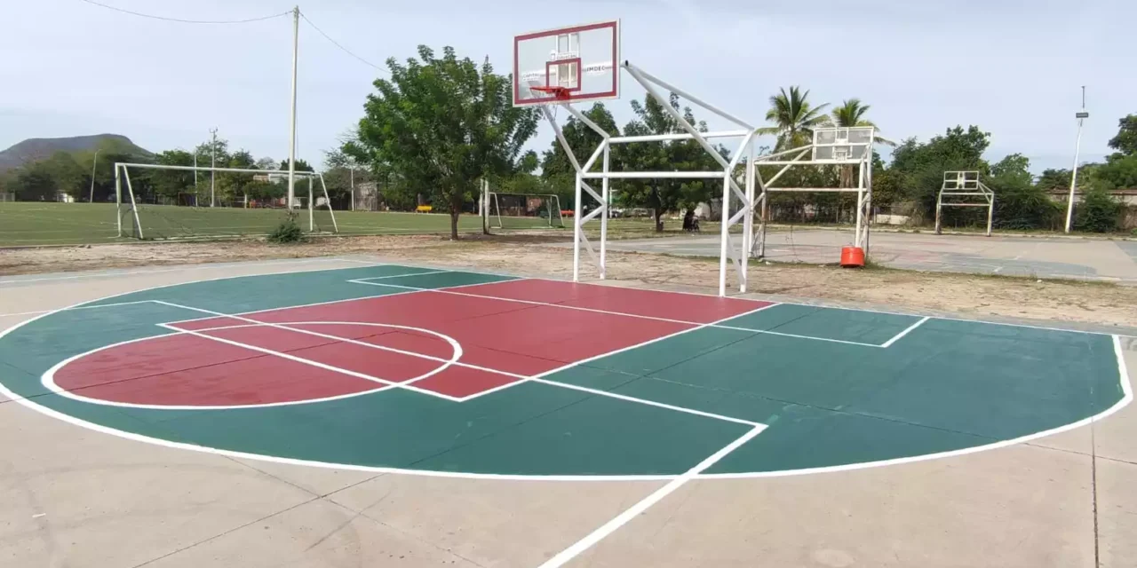RECUPERAN CANCHAS DEPORTIVAS EN LOMA DE RODRIGUERA Y LA PROGRESO