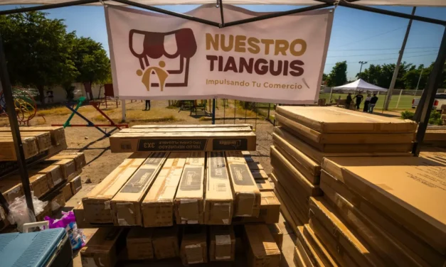 VAMOS A SEGUIR APOYANDO A LOS TIANGUISTAS; AFIRMA GOBERNADOR ROCHA, AL ENCABEZAR ENTREGA DE APOYOS