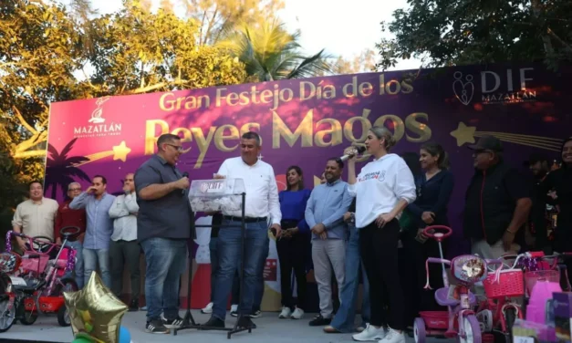 VIVEN MÁS DE 30,000 NIÑAS, NIÑOS Y SUS FAMILIAS EL GRAN FESTEJO DE DÍA DE REYES EN EL PARQUE CENTRAL