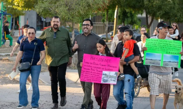 JUAN DE DIOS GÁMEZ SE COMPROMETE A REHABILITAR CANCHA EN LA FELIPE ANGELES Y ATENDER PARQUEADERO EN LA COLONIA DOMINGO RUBÍ