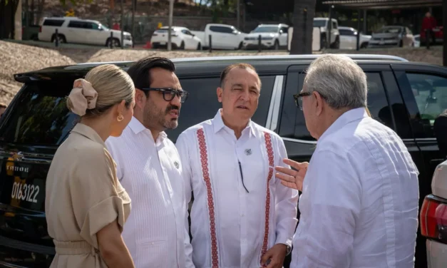 ASISTE JUAN DE DIOS GÁMEZ A TOMA DE PROTESTA DE NUEVO COMANDANTE DE LA TERCERA REGIÓN MILITAR, GENERAL HÉCTOR ÁVILA ALCOCER