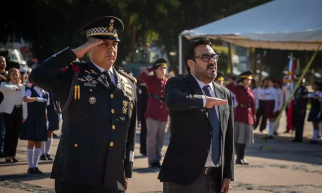 CONMEMORAN EL DÍA DE LA BANDERA EN LA PLAZA CÍVICA DEL PALACIO DE GOBIERNO DE SINALOA
