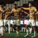 CHOQUE DE ALTOS VUELOS PARA DORADOS