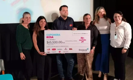 ENTRENGAN DONATIVO DE LA CAMPAÑA OCTUBRE ROSA 2025 “OYE, ¡CHÉCATELAS YA!”