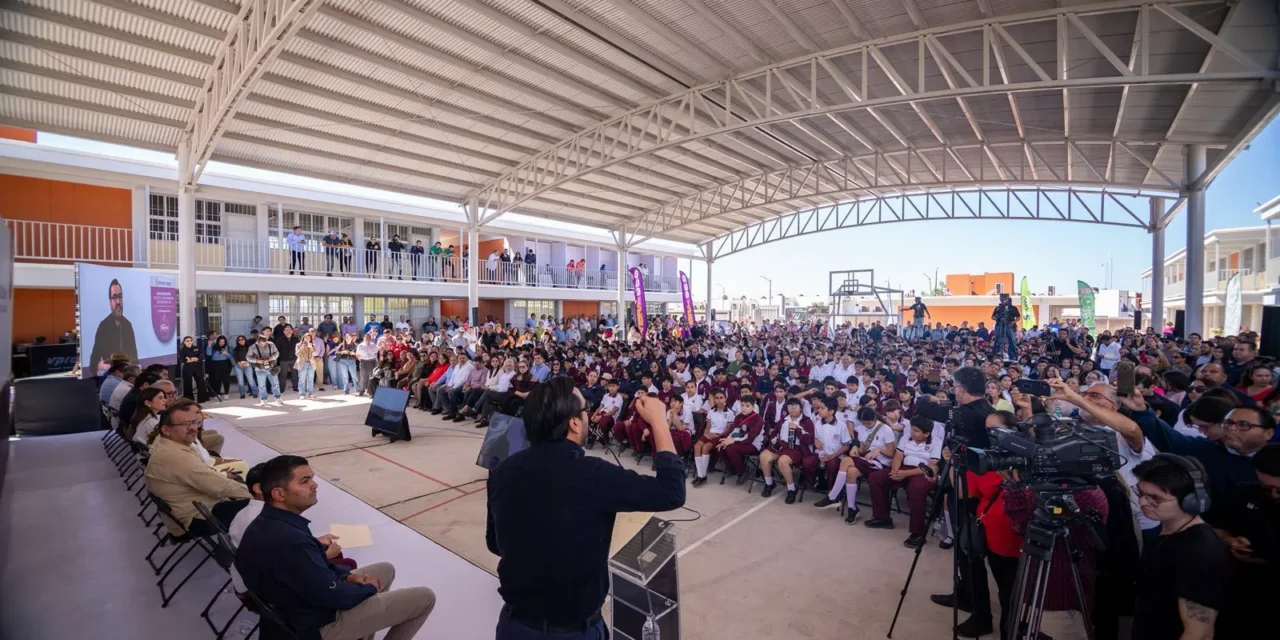 «LA PROMESA SE CUMPLIÓ»; ALUMNOS AGRADECEN A ROCHA Y A JUAN DE DIOS GÁMEZ INAUGURACIÓN DE SECUNDARIA TÉCNICA 101 VALLE ALTO