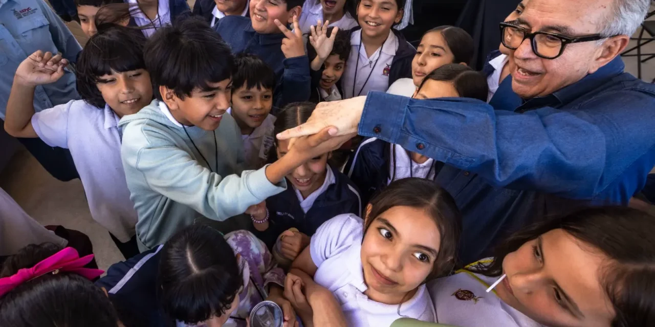 «NO HAY NADA MÁS BONITO QUE INAUGURAR ESCUELAS», ASEGURA ROCHA; AL PONER EN MARCHA LA SECUNDARIA ETI 101 EN VALLE ALTO