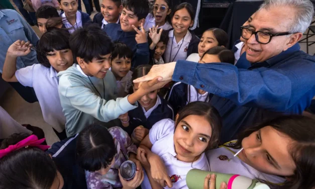 «NO HAY NADA MÁS BONITO QUE INAUGURAR ESCUELAS», ASEGURA ROCHA; AL PONER EN MARCHA LA SECUNDARIA ETI 101 EN VALLE ALTO