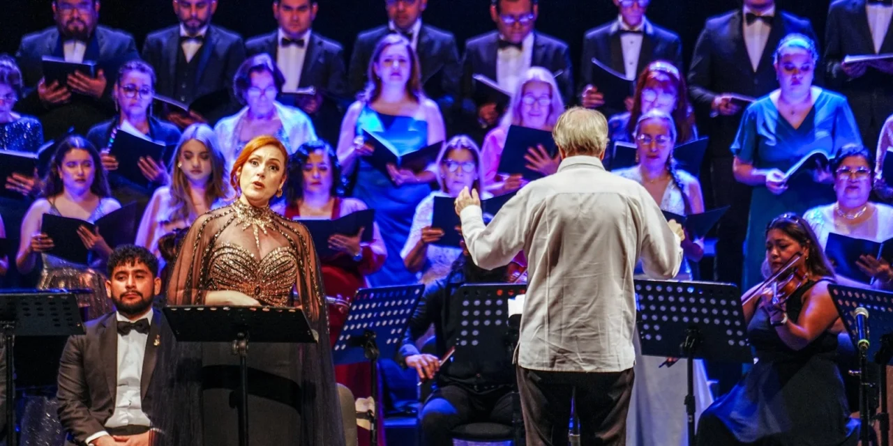 GORDON CAMPBELL REAFIRMA LA DIMENSIÓN ESPIRITUAL DEL CANTO CORAL EN EL TEATRO ÁNGELA PERALTA