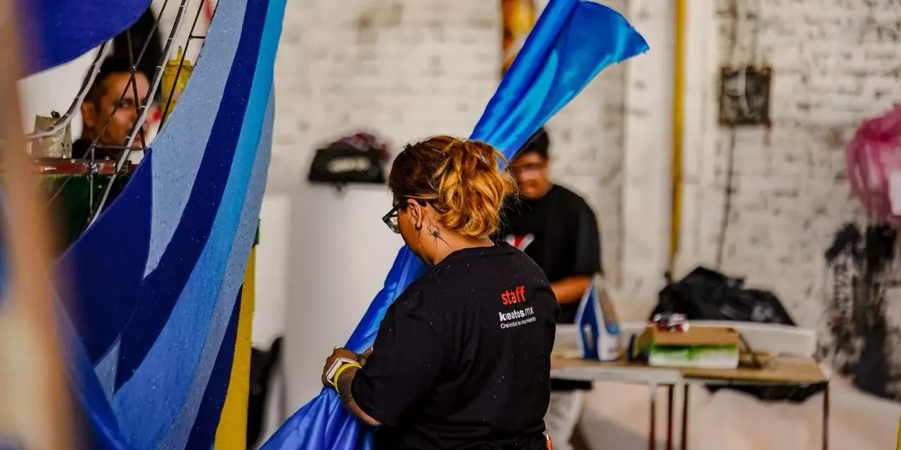 KREATOS, LISTO PARA SORPRENDER CON DOS MARIONETAS GIGANTES Y DOS CARROS ALEGÓRICOS DURANTE LOS DESFILES DEL CARNAVAL