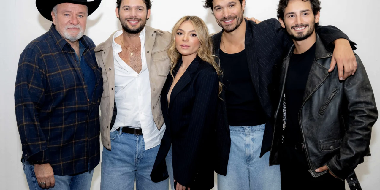 NUEVA PRODUCCIÓN DE JOSÉ ALBERTO CASTRO REALIZA SU PRIMERA JUNTA DE TRABAJO