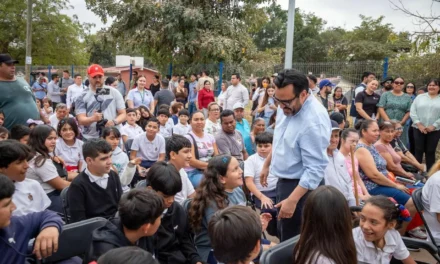 “TENEMOS UN ALCALDE ECHADO PARA ADELANTE”