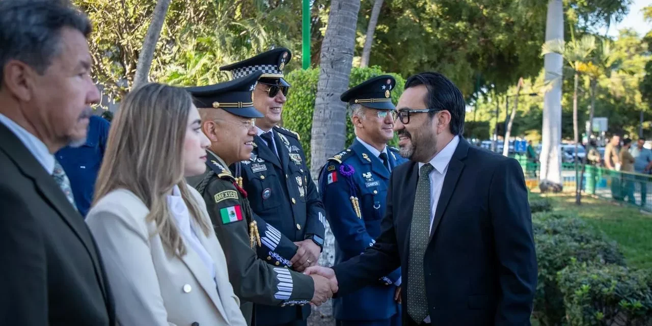 JUAN DE DIOS GÁMEZ PARTICIPA EN IZAMIENTO DE BANDERA POR 220 ANIVERSARIO DEL NATALICIO DE BENITO JUÁREZ