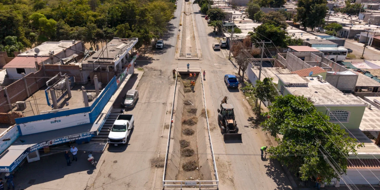 CULIACÁN REFUERZA LIMPIEZA EN CANAL CHULAVISTA PARA PREVENIR RIESGOS PLUVIALES