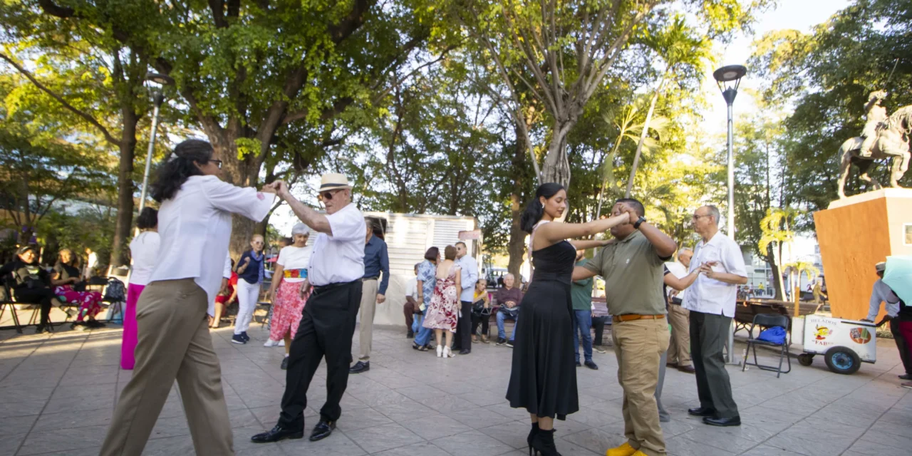 FABULOSAS «TARDES DE DANZÓN» EN LA PLAZUELA OBREGÓN