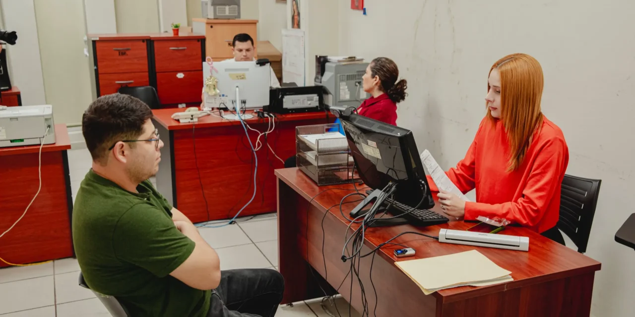 DIF SINALOA SUMA 1,422 SERVICIOS DE CERTIFICADOS, CREDENCIALES Y EMPLACAMIENTO PARA PERSONAS CON DISCAPACIDAD A TRAVÉS DEL CREE