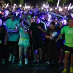 HACEN HISTORIA: 17 MIL PERSONAS PARTICIPAN EN LA ‘FLASH NIGHT RUN’ POR AMOR A CULIACÁN