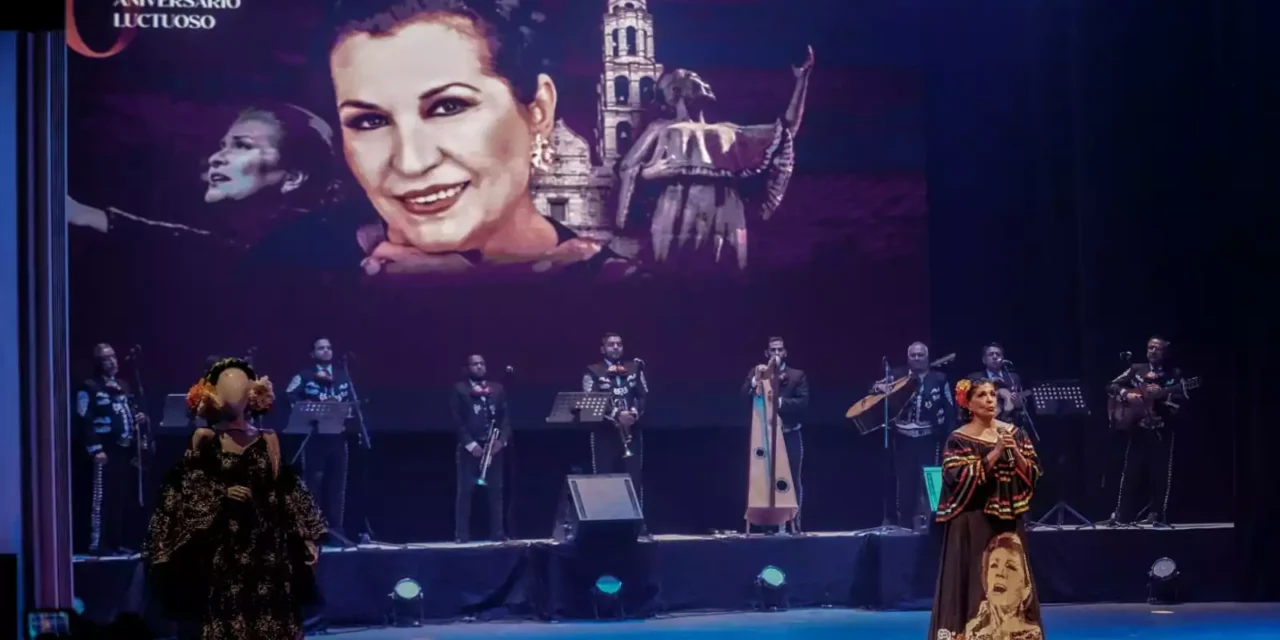 MAZATLÁN CANTA A UNA SOLA VOZ EN EL EMOTIVO HOMENAJE A LOLA BELTRÁN