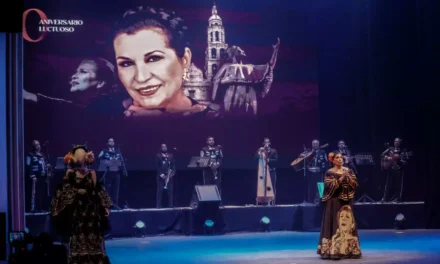 MAZATLÁN CANTA A UNA SOLA VOZ EN EL EMOTIVO HOMENAJE A LOLA BELTRÁN