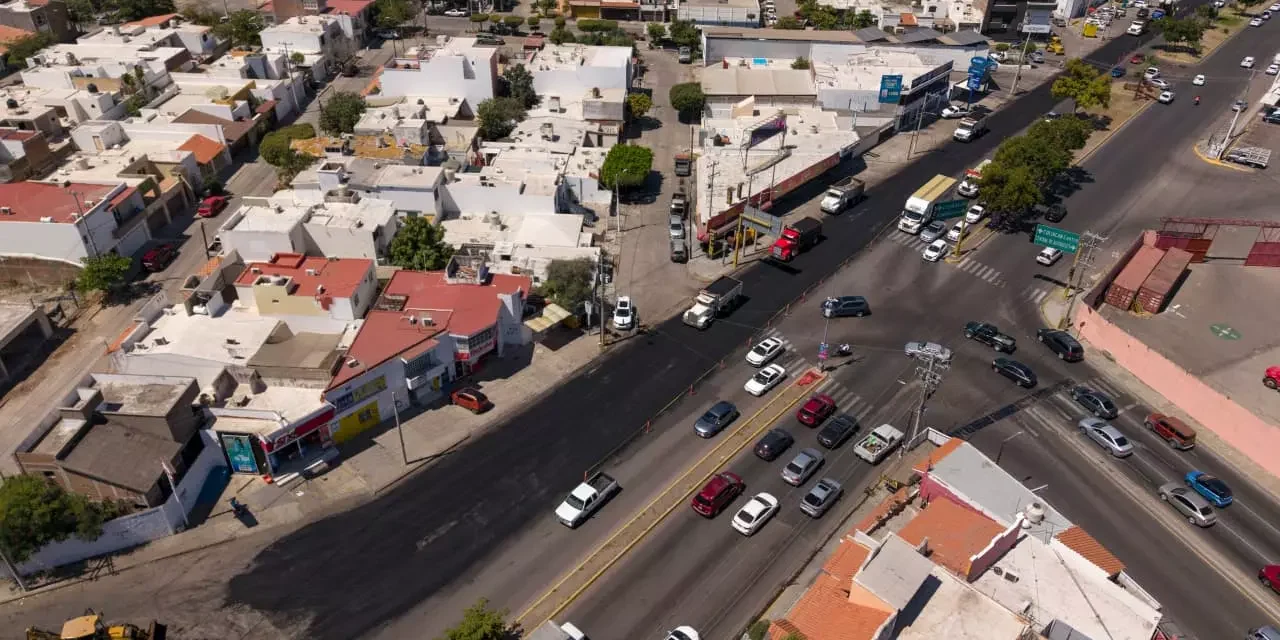CULIACÁN AVANZA CON CALLES MÁS SEGURAS: INTENSIFICAN REENCARPETADO Y BACHEO EN DISTINTOS SECTORES