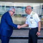 GOBERNADOR ROCHA MOYA IMPARTE CONFERENCIA MAGISTRAL EN EL CENTRO DE ESTUDIOS SUPERIORES NAVALES