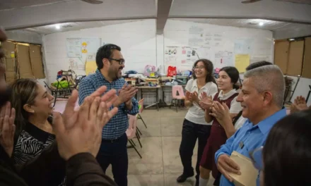 JUAN DE DIOS GÁMEZ VISITA A ALUMNOS Y MAESTROS EN LA SECUNDARIA GENERAL NO. 5; COMPROMETE MEJORAS
