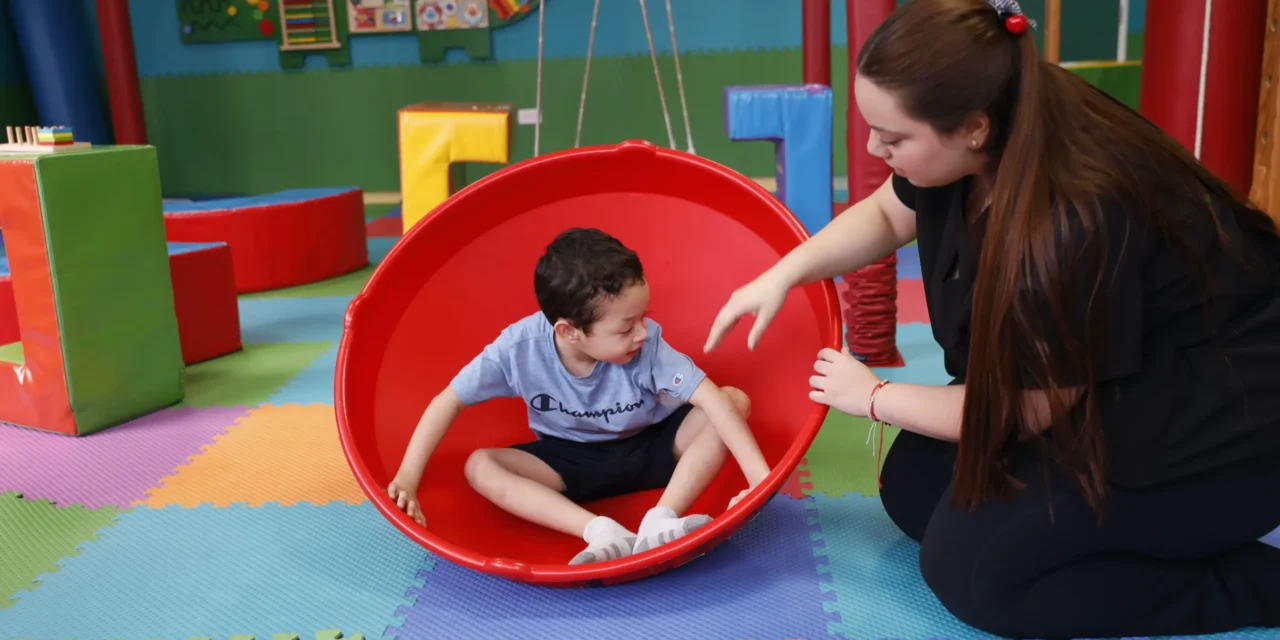 DIF SINALOA A TRAVÉS DEL CAS BRINDA ATENCIÓN AL AUTISMO CON UN MODELO INTEGRAL E INCLUYENTE