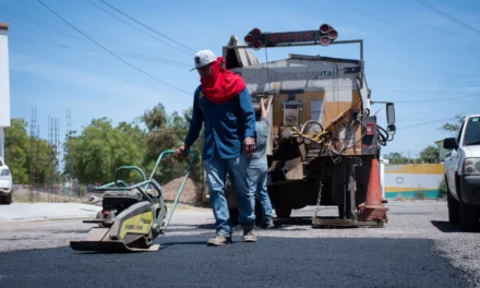 REFUERZA AYUNTAMIENTO TRABAJOS DE REHABILITACIÓN DE VIALIDADES EN DISTINTOS SECTORES DE CULIACÁN