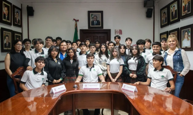 ESTUDIANTES DE CONALEP 1 PARTICIPAN EN PROGRAMA “CONOCE TU AYUNTAMIENTO”