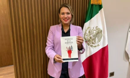 DESTACA PARTICIPACIÓN DE LA SINALOENSE ÉRIKA SÁNCHEZ EN LA OBRA “GUERRERAS DE LA DEMOCRACIA” PRESENTADA EN LA CÁMARA DE DIPUTADOS