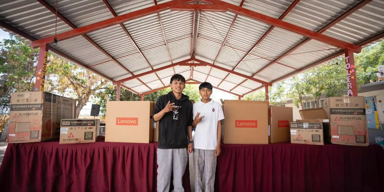 “GRACIAS PRESIDENTE, POR TOMARNOS EN CUENTA Y CUMPLIR SU PALABRA; CON ELLO ES UN EJEMPLO PARA TODOS NOSOTROS»: ALUMNOS BENEFICIARIOS CON EQUIPAMIENTO