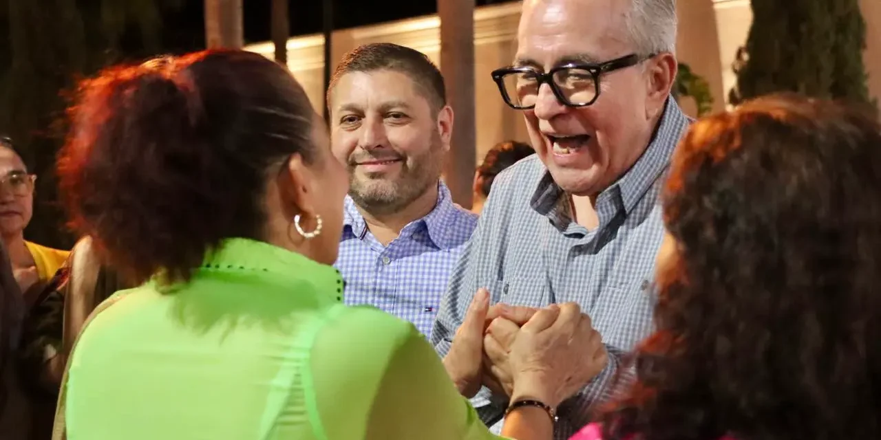 ASISTE GOBERNADOR ROCHA AL DESFILE DEL CARNAVAL DE BADIRAGUATO