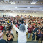 LA GUÍA ES ESCUCHAR AL PUEBLO Y RESPONDER A SU CONFIANZA, DICE GRACIELA DOMÍNGUEZ EN ASAMBLEA EN CULIACÁN  