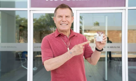 JULIO CÉSAR CHÁVEZ TRAMITA SU LICENCIA PERMANENTE E INVITA A APROVECHAR ESTE BENEFICIO VIGENTE EN SINALOA