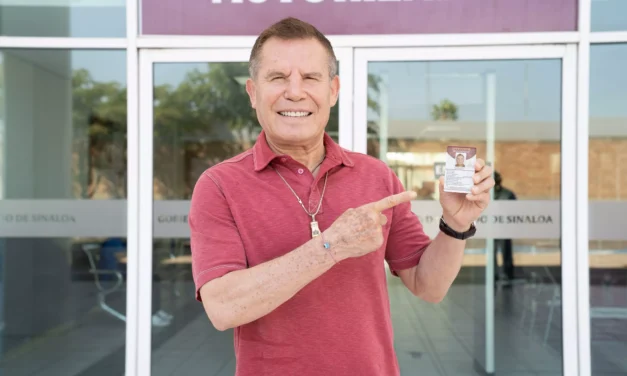 JULIO CÉSAR CHÁVEZ TRAMITA SU LICENCIA PERMANENTE E INVITA A APROVECHAR ESTE BENEFICIO VIGENTE EN SINALOA